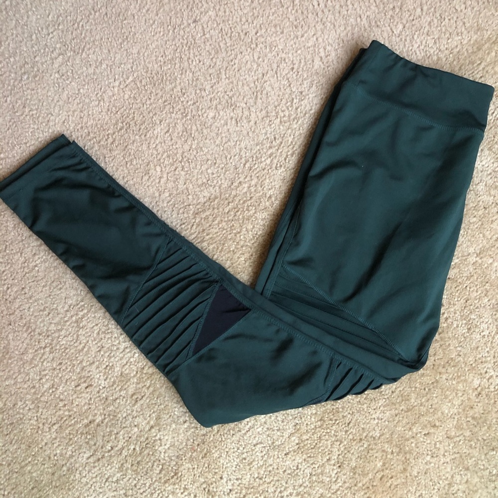 Dark green gym leggings